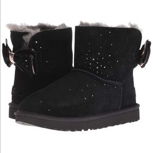 UGG  
Women's W Stargirl Bow Boot
